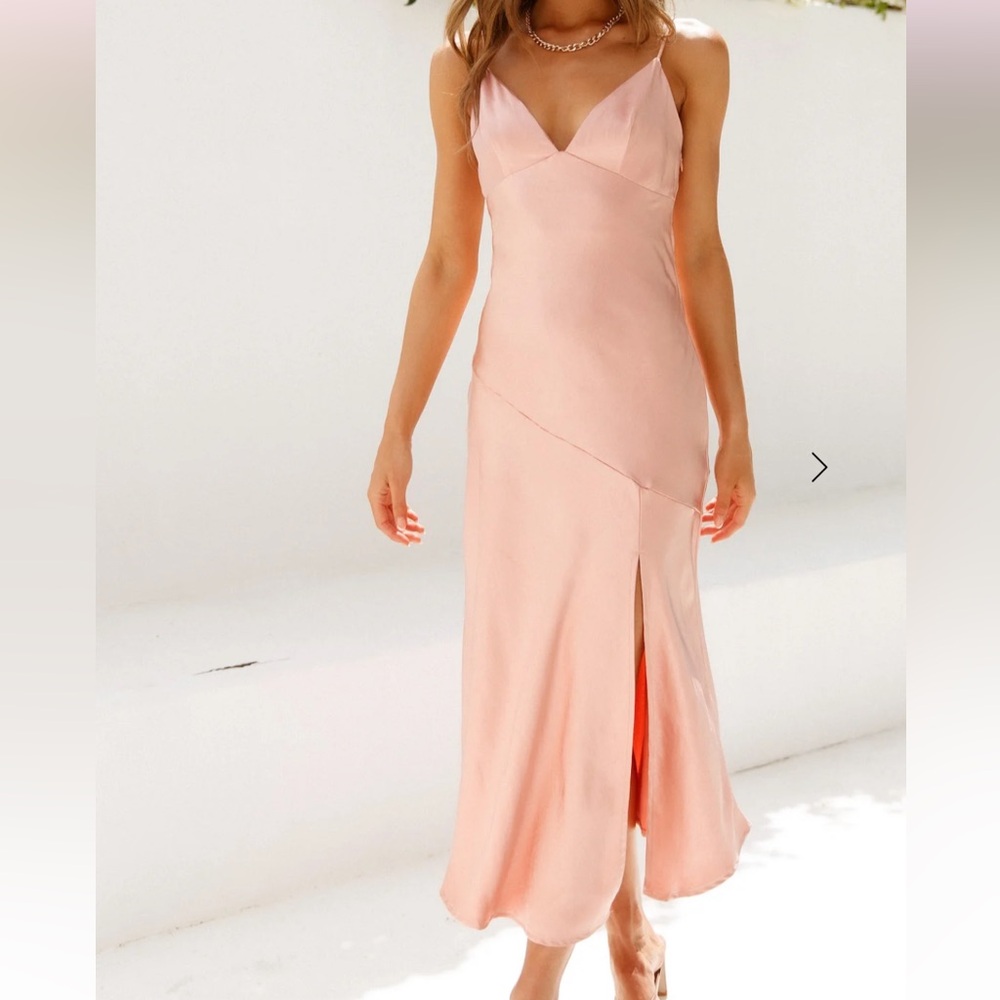 Hello Molly 	
Asking For A Friend Midi Dress Rose